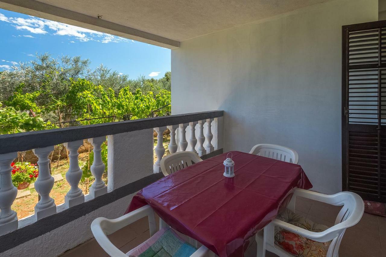 Apartman D&D, Dvorine 63 Banjole Bagian luar foto