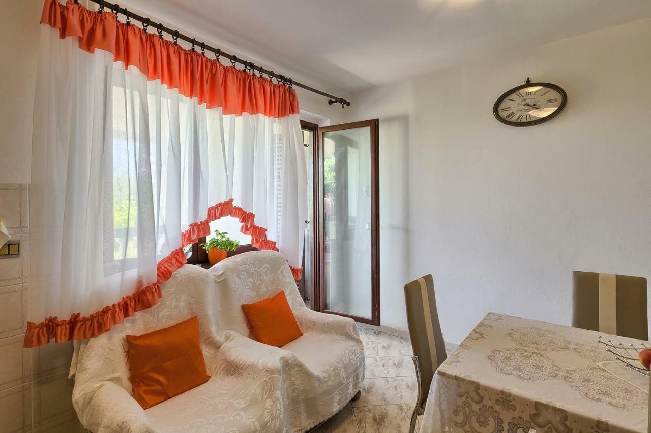 Apartman D&D, Dvorine 63 Banjole Bagian luar foto