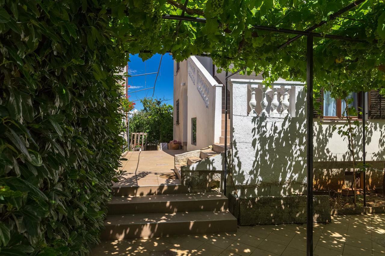 Apartman D&D, Dvorine 63 Banjole Bagian luar foto