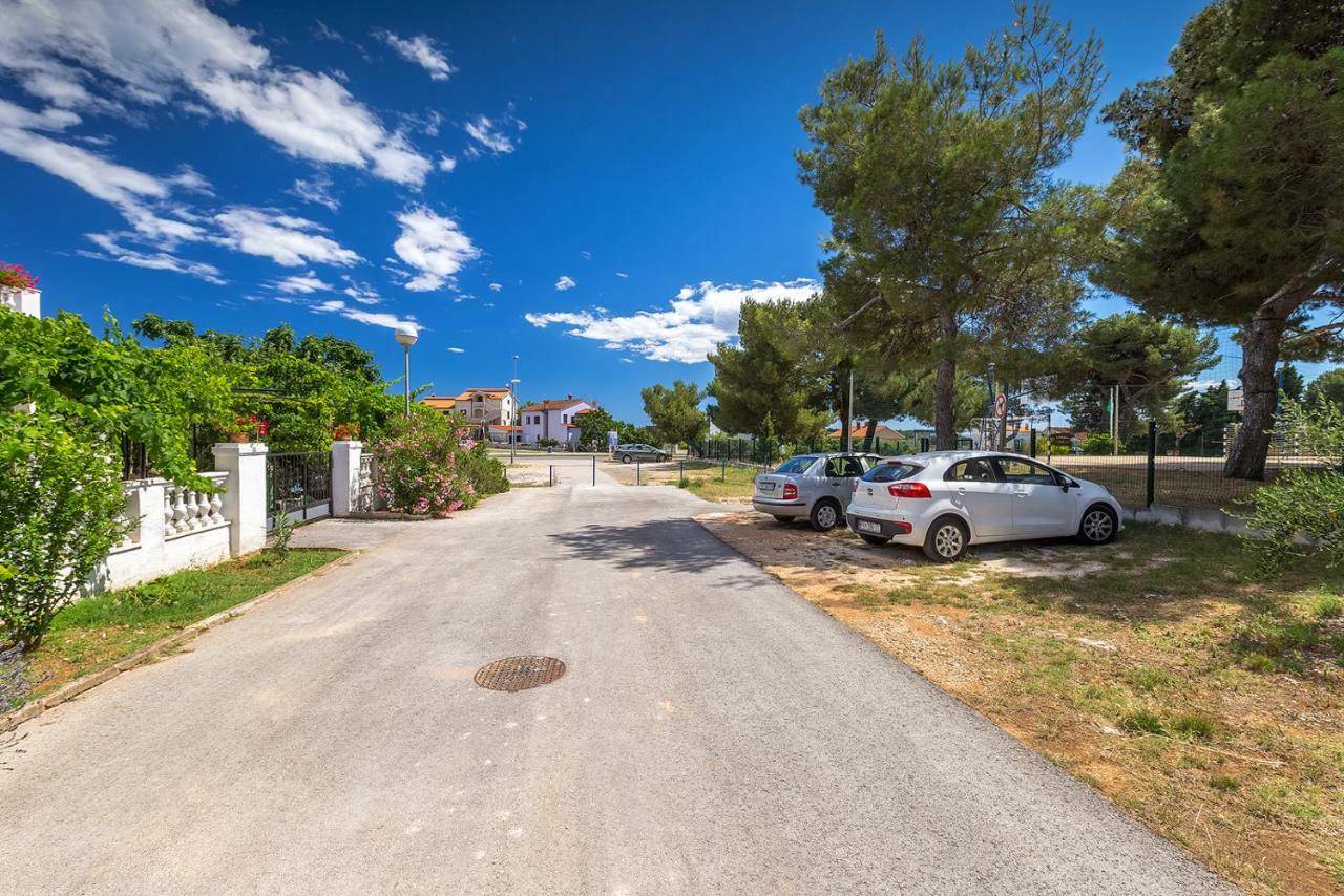 Apartman D&D, Dvorine 63 Banjole Bagian luar foto