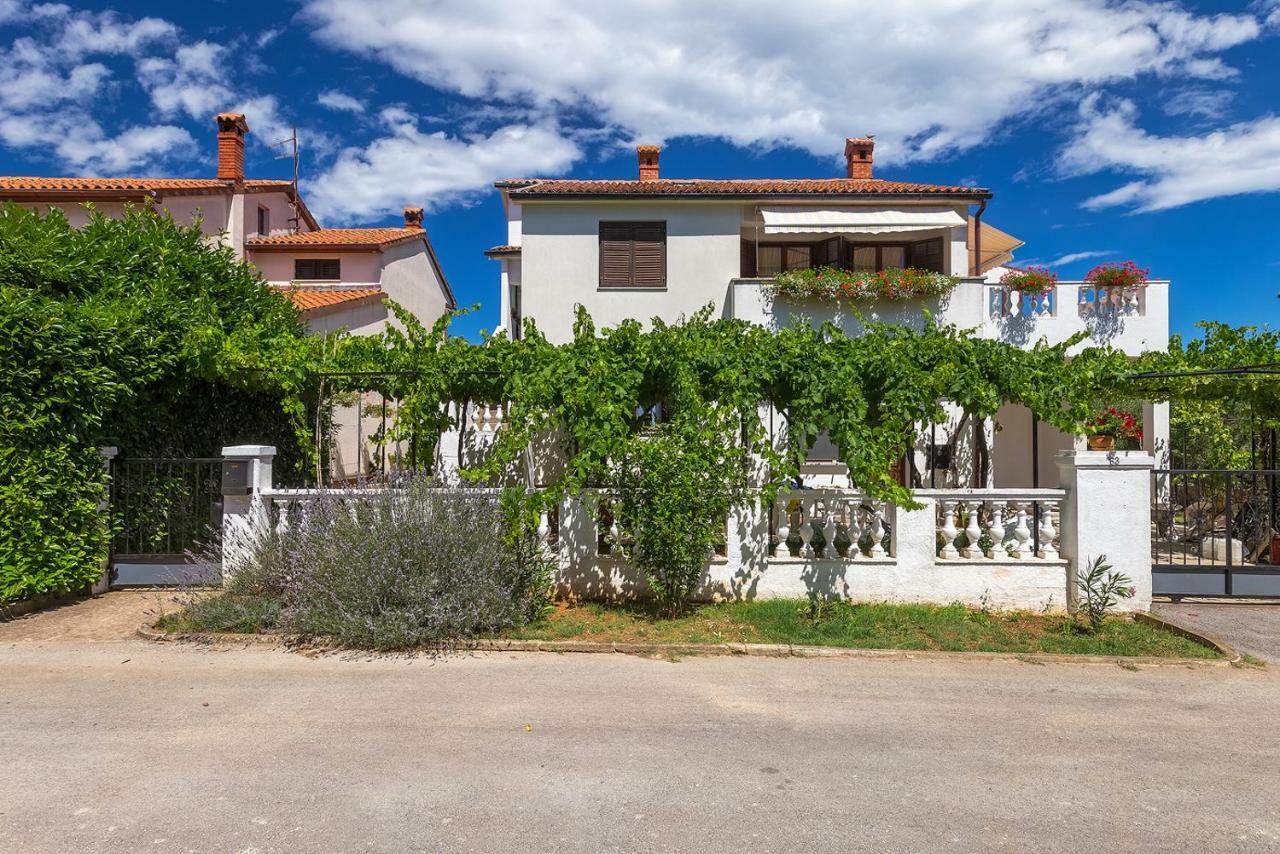 Apartman D&D, Dvorine 63 Banjole Bagian luar foto