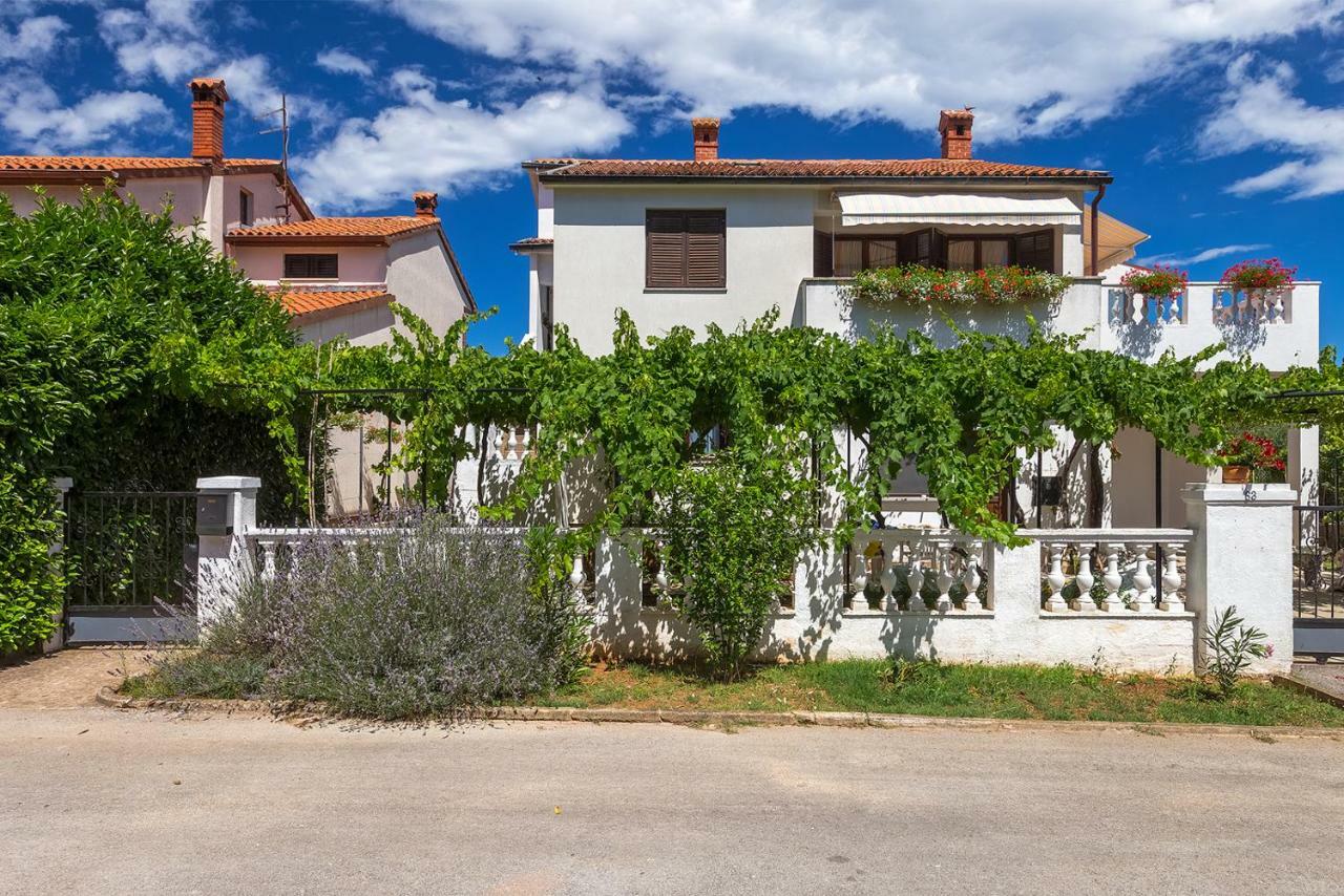 Apartman D&D, Dvorine 63 Banjole Bagian luar foto
